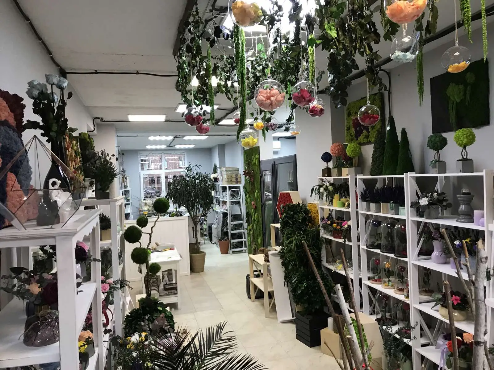 Камера зберігання квітів. Квіткові магазини.