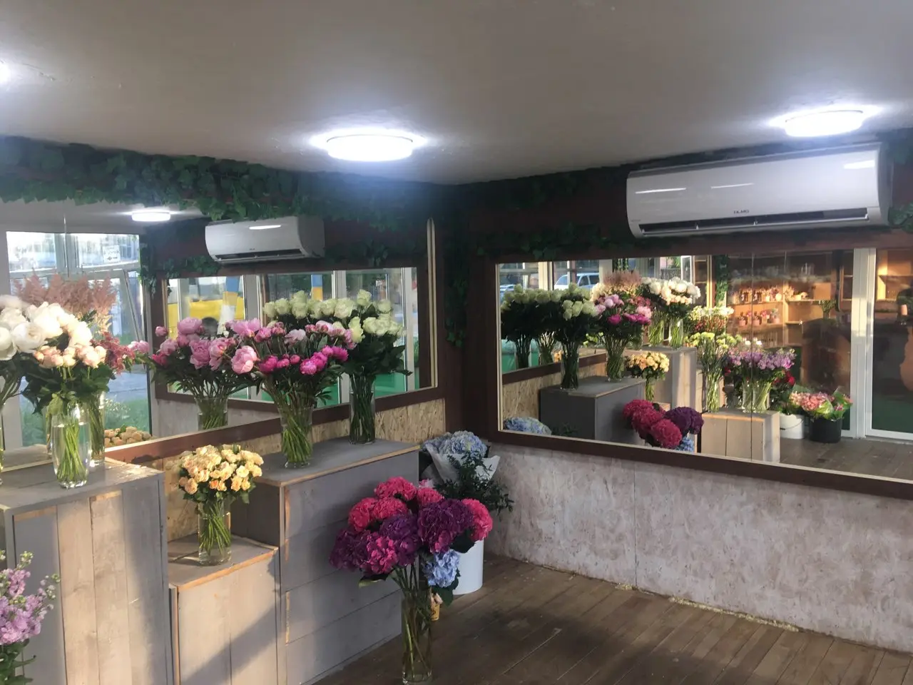 Вітрина холодильник для квітів