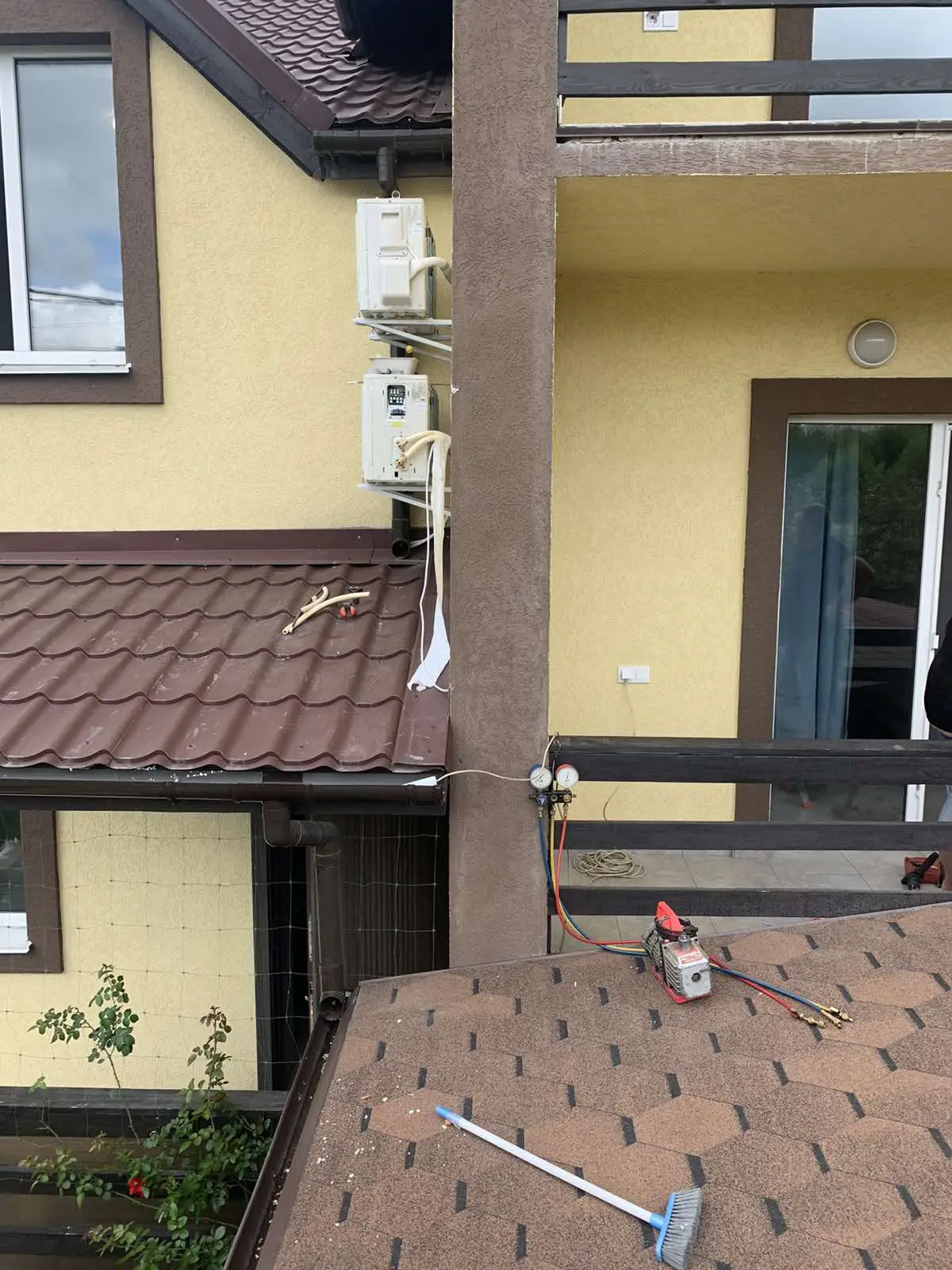 Котеджі та квартири