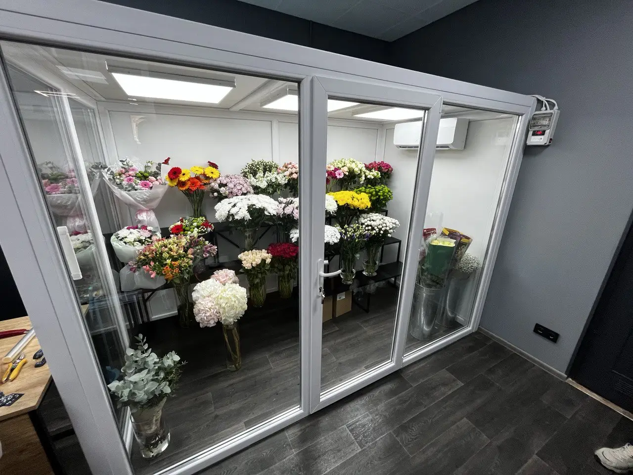 Холодильные витрины для цветов.