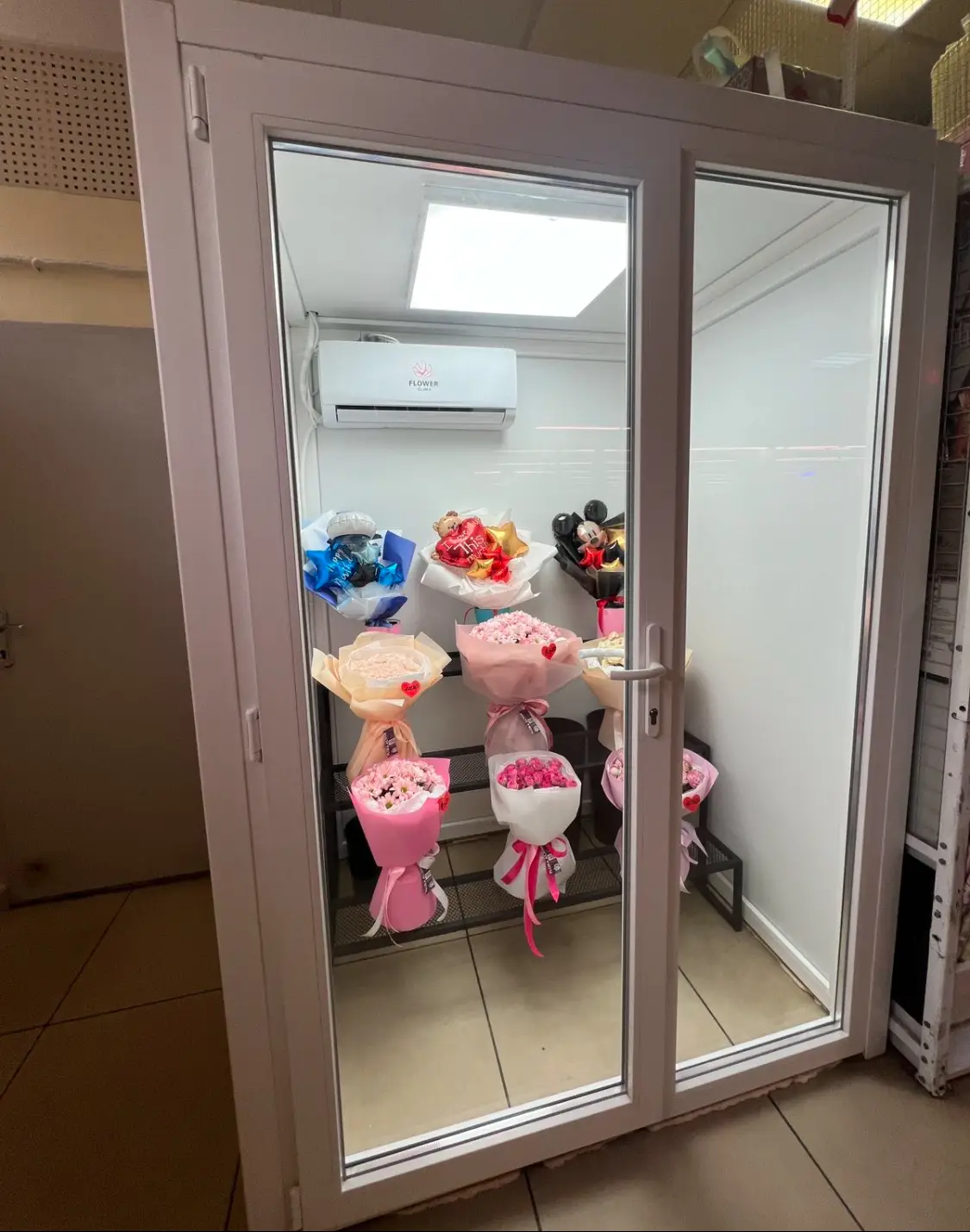 Камера зберігання квітів. Квіткові магазини.